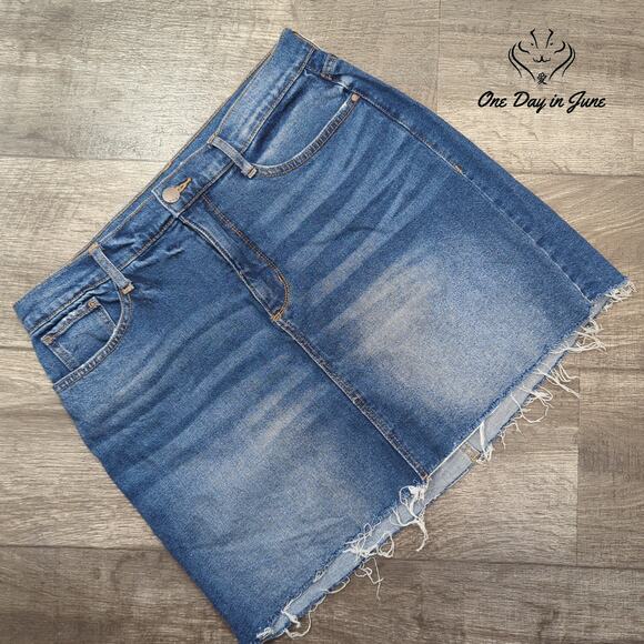 a.n.a Denim Mini SKirt Size 10 - Picture 1 of 5